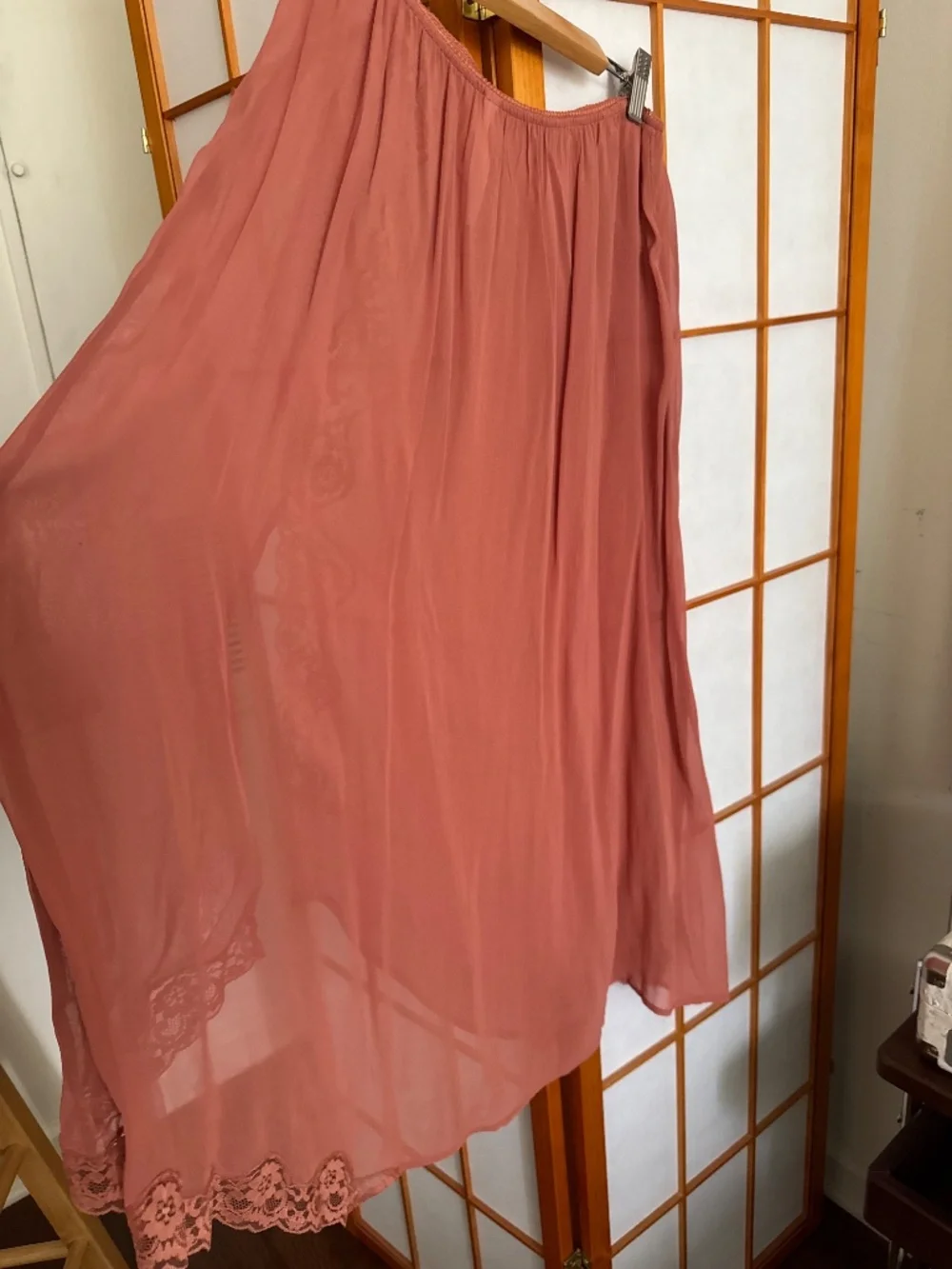 Anthropologie Sheer Asymmetrical Coral Skirt Slip Medium romantic, date lace - Picture 7 of 10